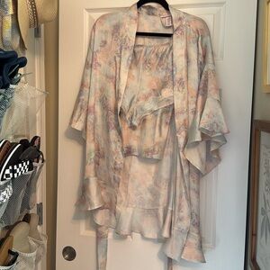 Three piece lounge set